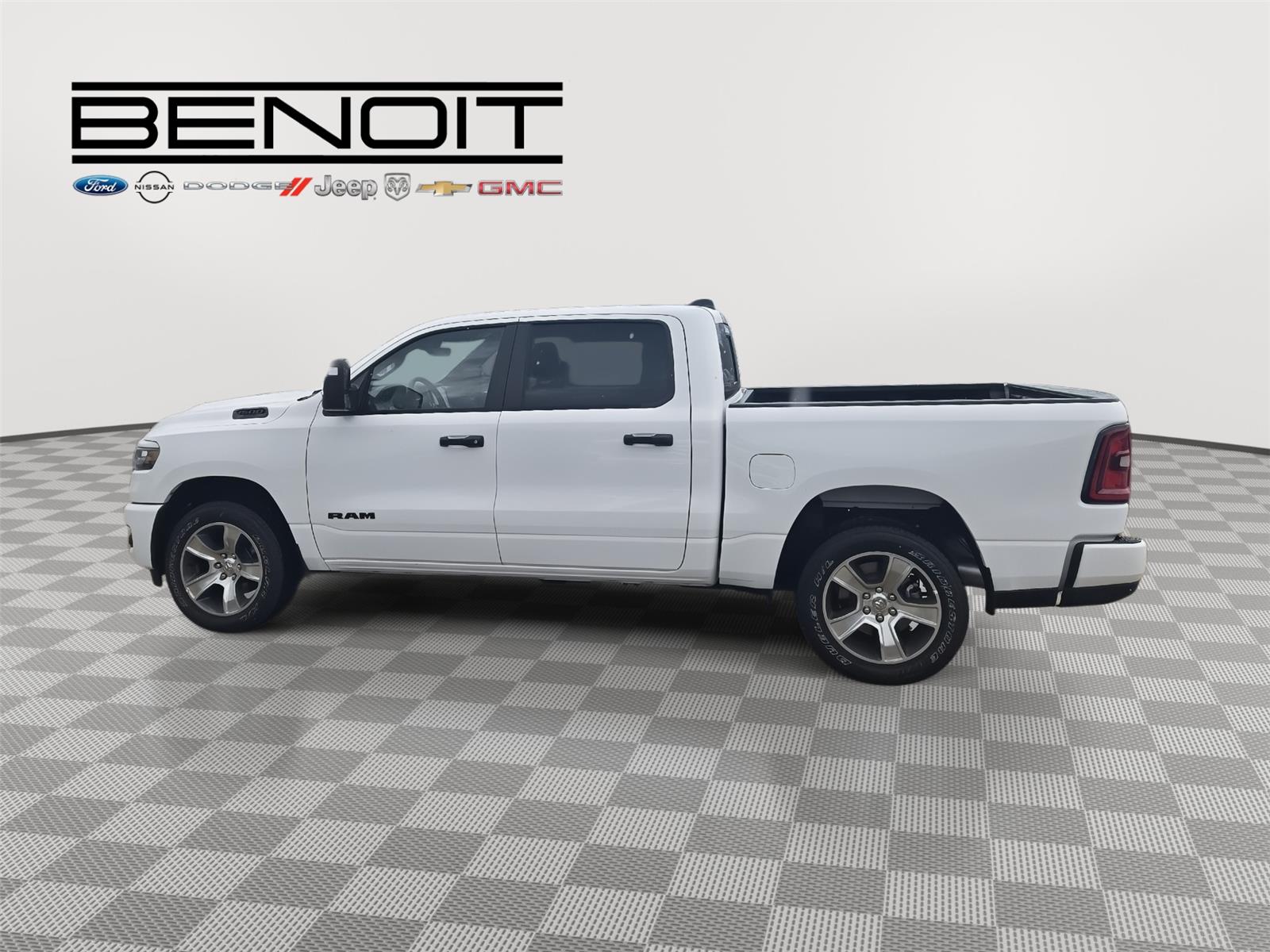 2025 Ram 1500 Tradesman photo 8