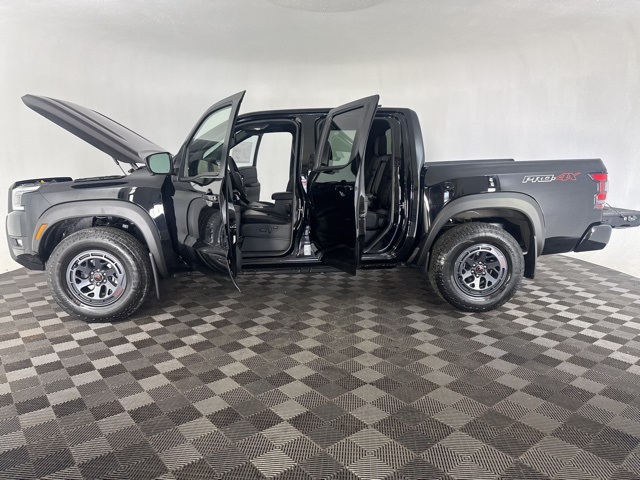2025 Nissan Frontier PRO-4X photo 15