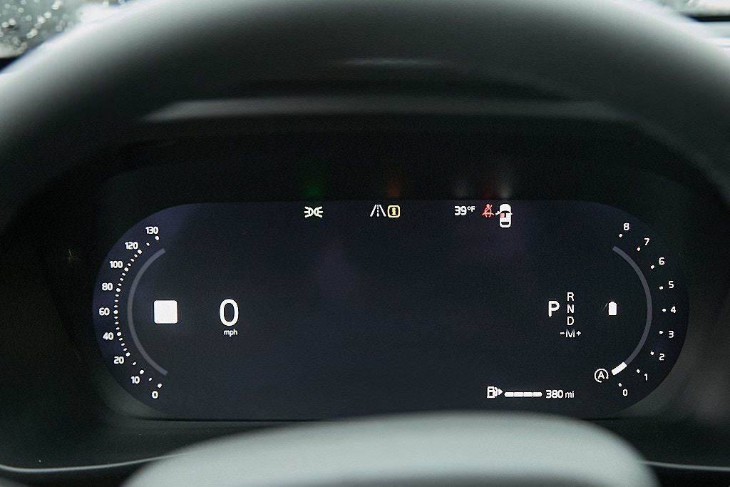 2026 VOLVO XC40 - Image 14