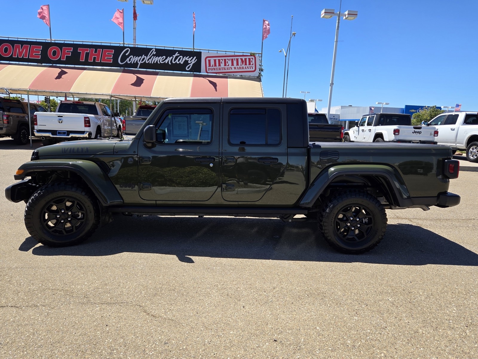 2023 Jeep Gladiator Willys photo 7