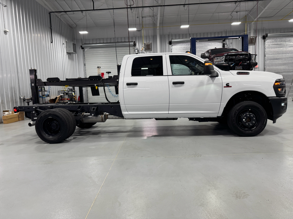2025 Ram 3500 Tradesman photo 8