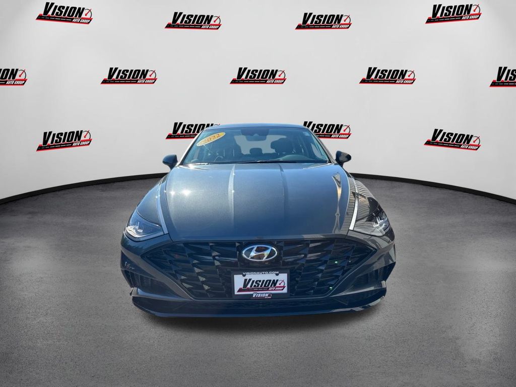 2022 Hyundai Sonata SEL photo 2