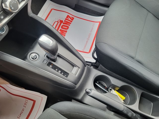 2025 Nissan Kicks Play S photo 16