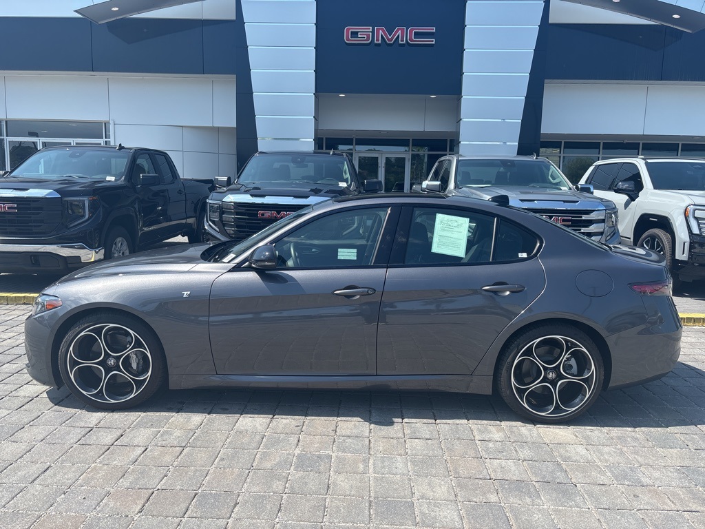 2024 Alfa Romeo Giulia Ti's photo