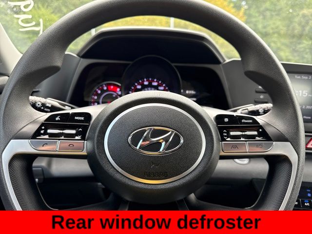 2023 Hyundai Elantra SEL photo 7