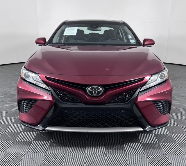 2018 Toyota Camry XSE photo 2