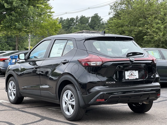 2025 Nissan Kicks Play S photo 4