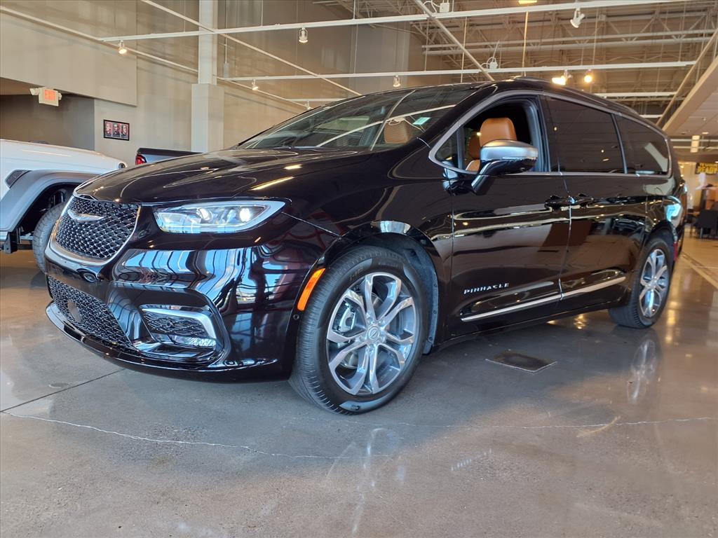 2026 Chrysler Pacifica Pinnacle's photo