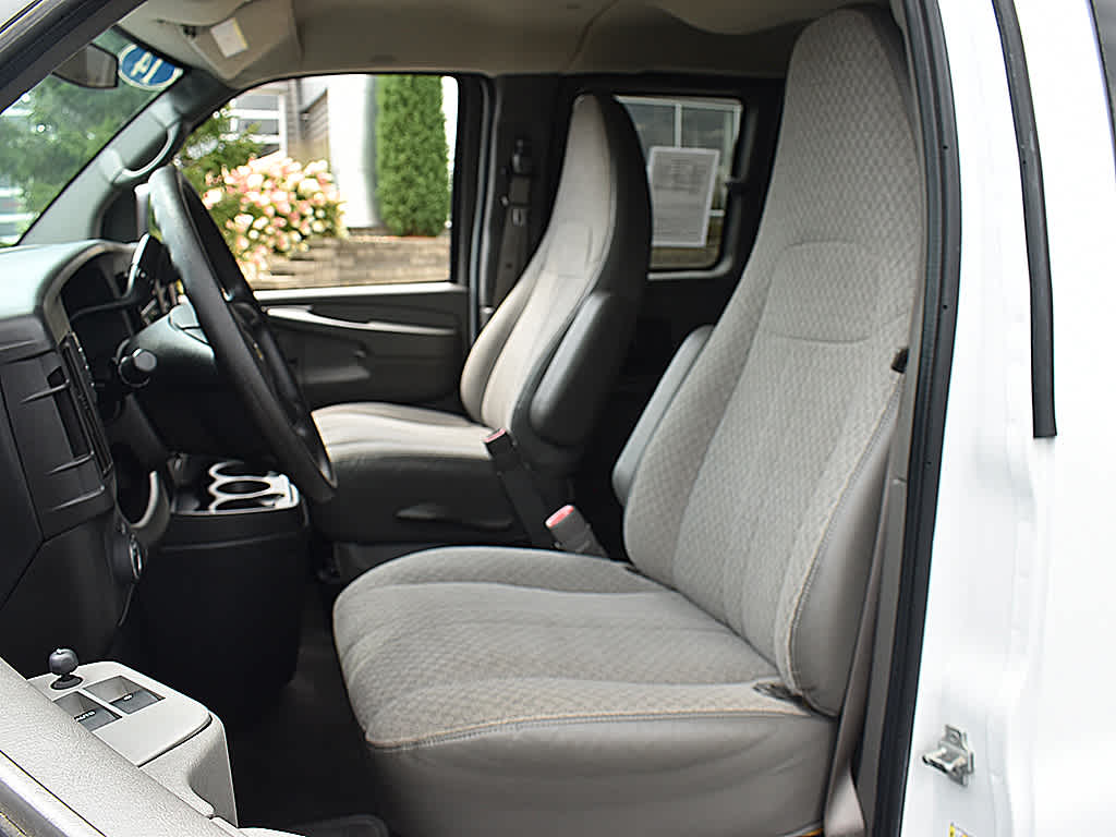 2014 Chevrolet Express 2500 LT photo 5