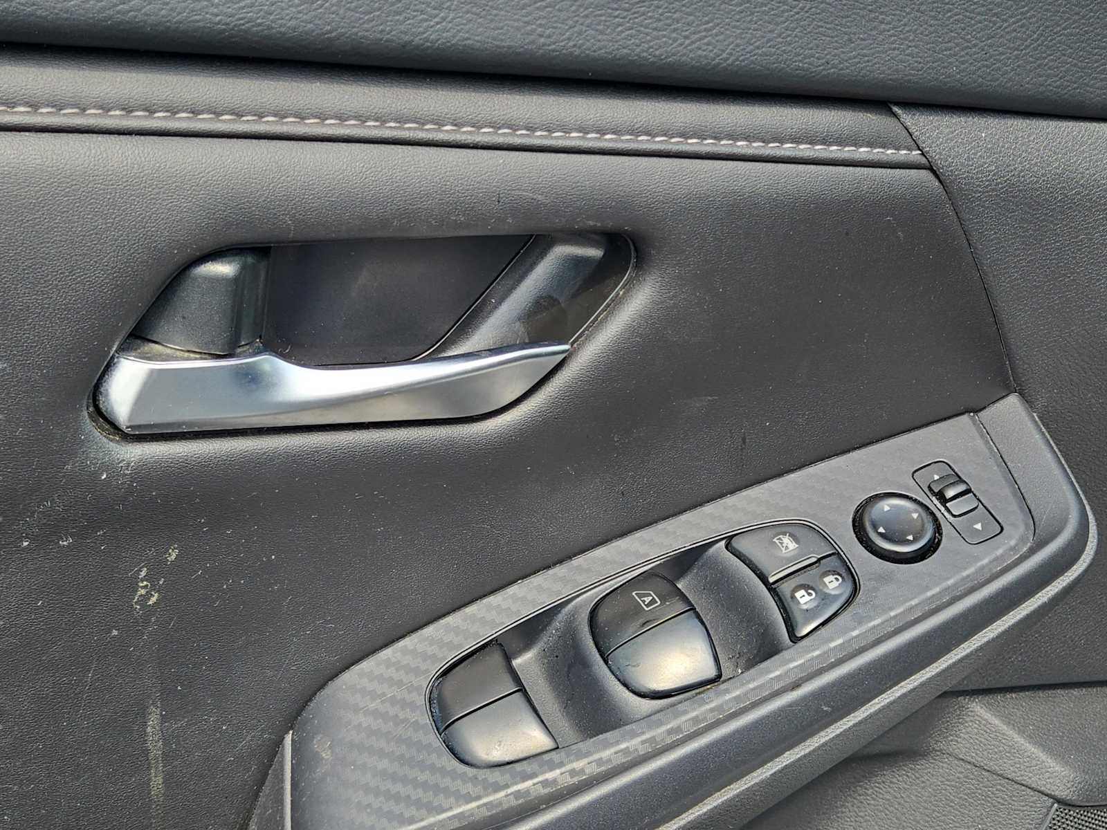 2023 Nissan Sentra SV photo 18