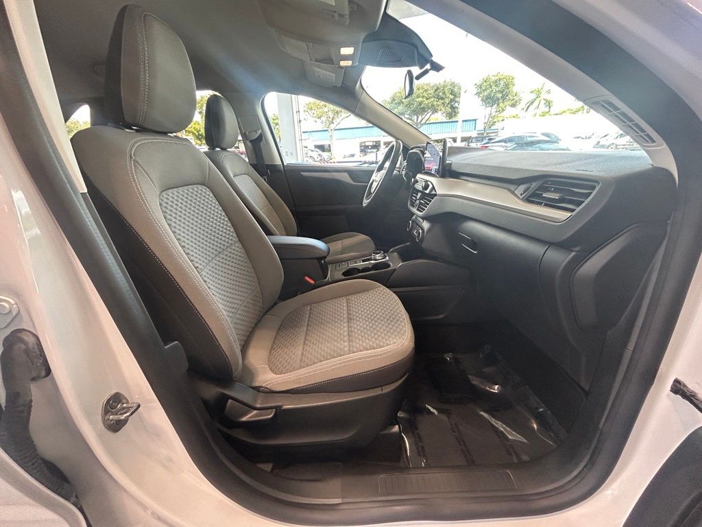 2022 Ford Escape SE Hybrid photo 22