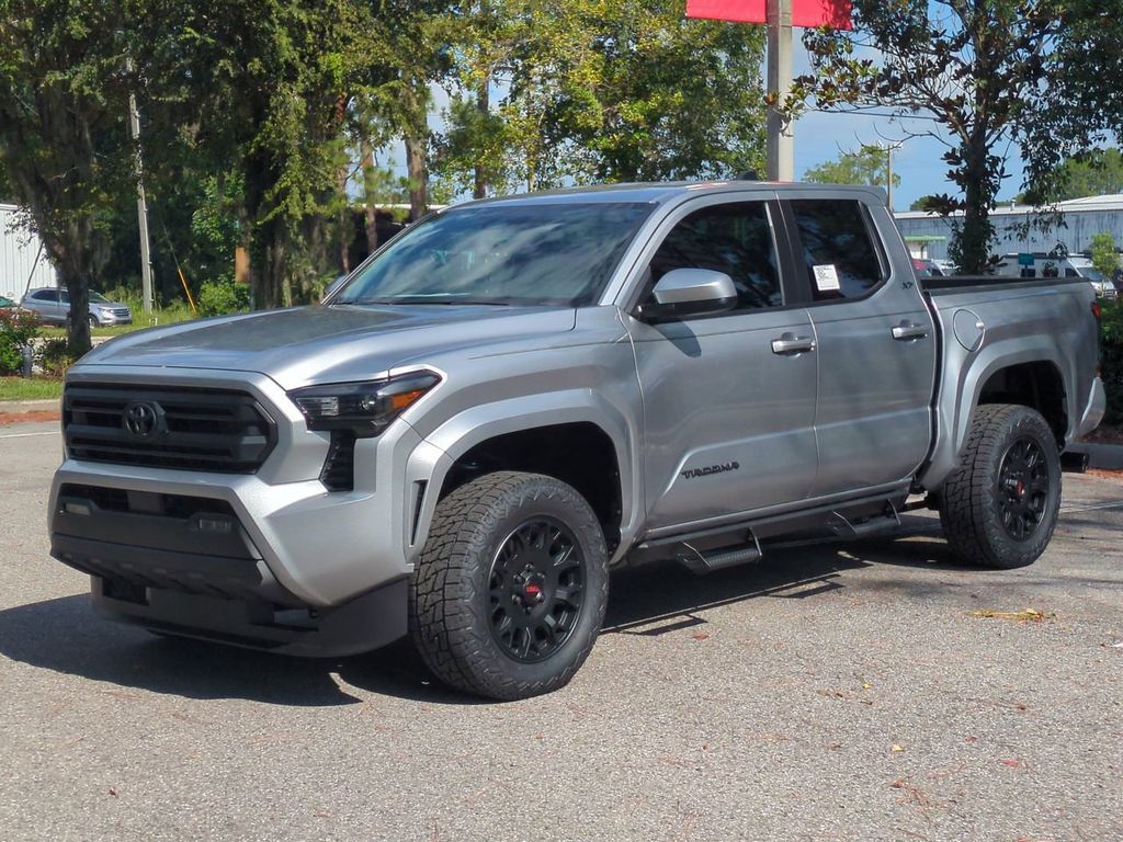 2025 Toyota Tacoma SR5's photo