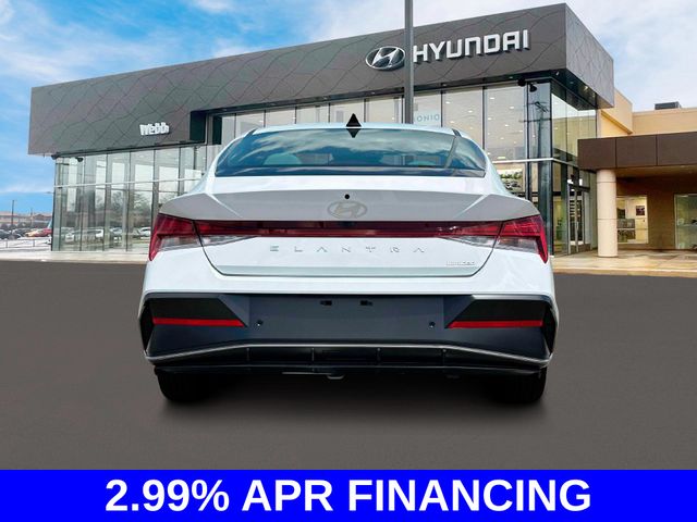 2025 Hyundai Elantra Limited photo 4