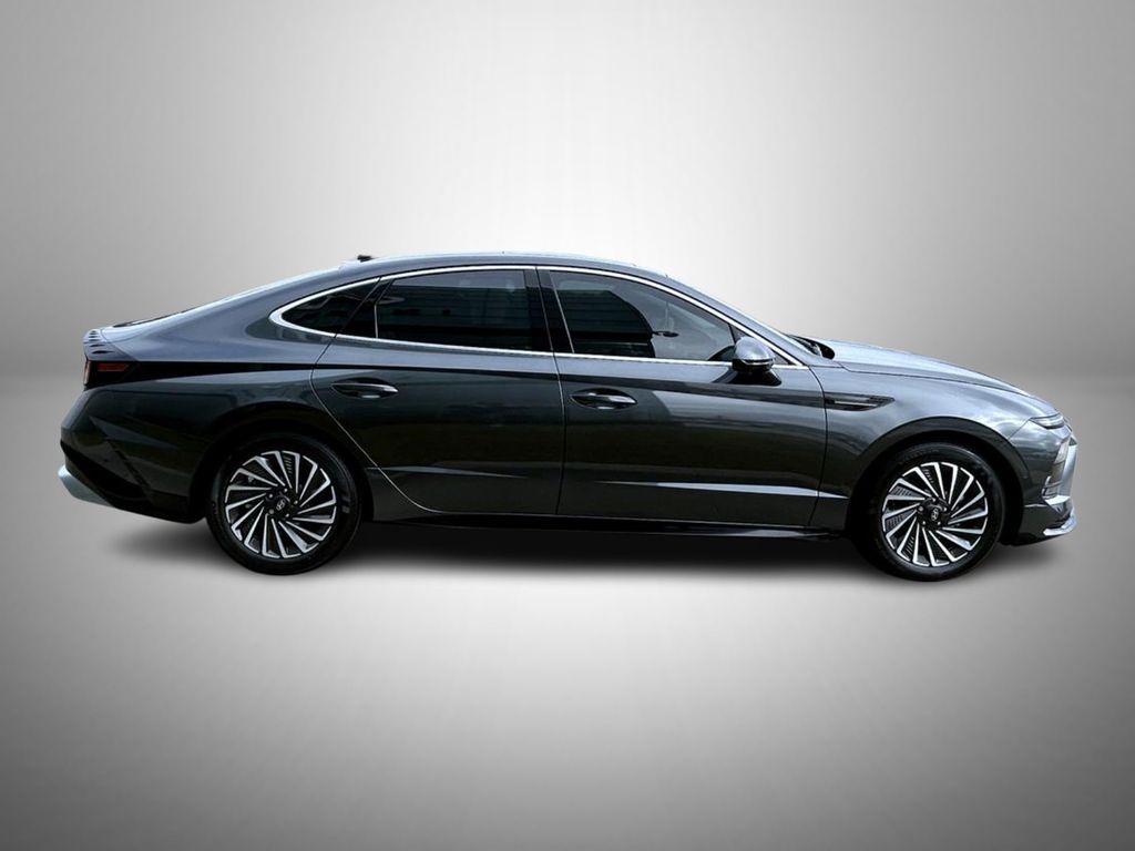 2025 Hyundai Sonata Hybrid Limited photo 4