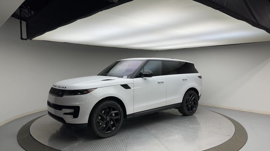2023 Land Rover Range Rover Sport SE photo 4