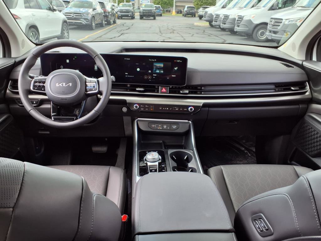 2026 Kia Carnival SX photo 6