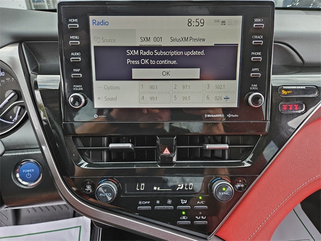 2021 Toyota Camry Hybrid XSE photo 19