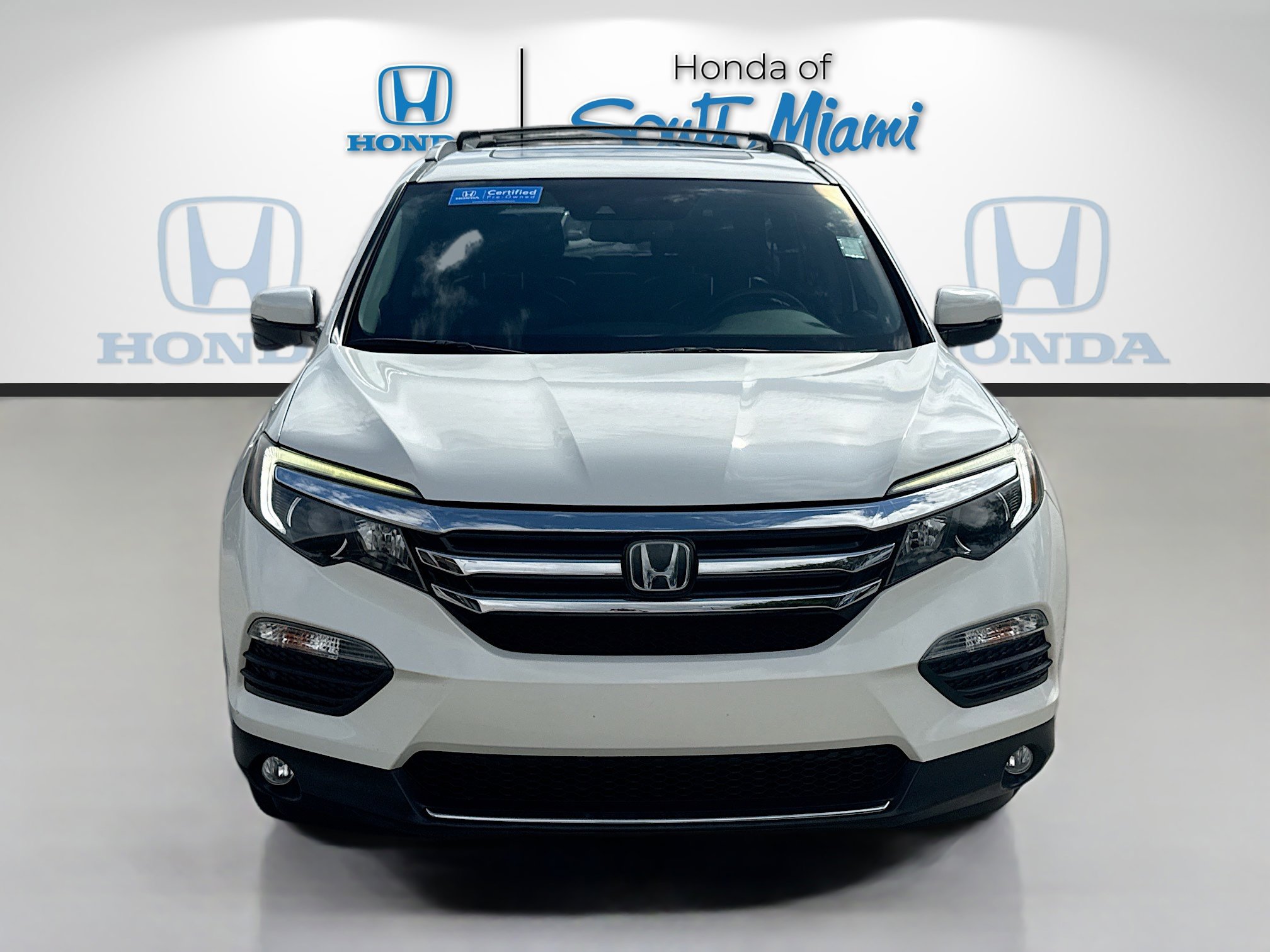 2018 Honda Pilot Touring photo 2