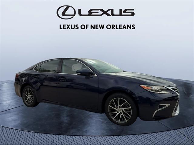 2016 Lexus ES