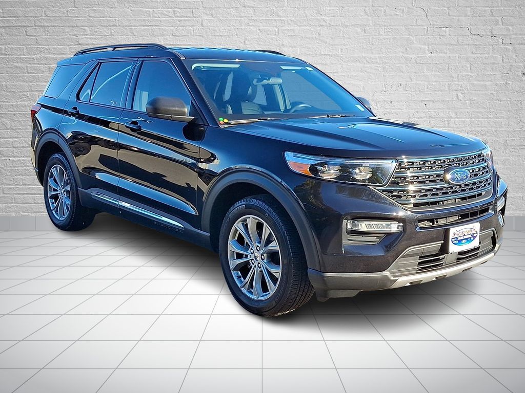 2023 Ford Explorer XLT photo 3