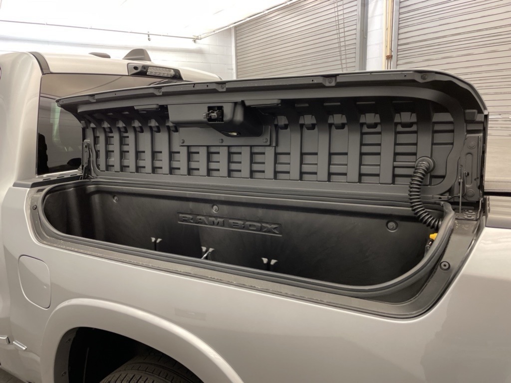 2025 Ram 1500 photo 6