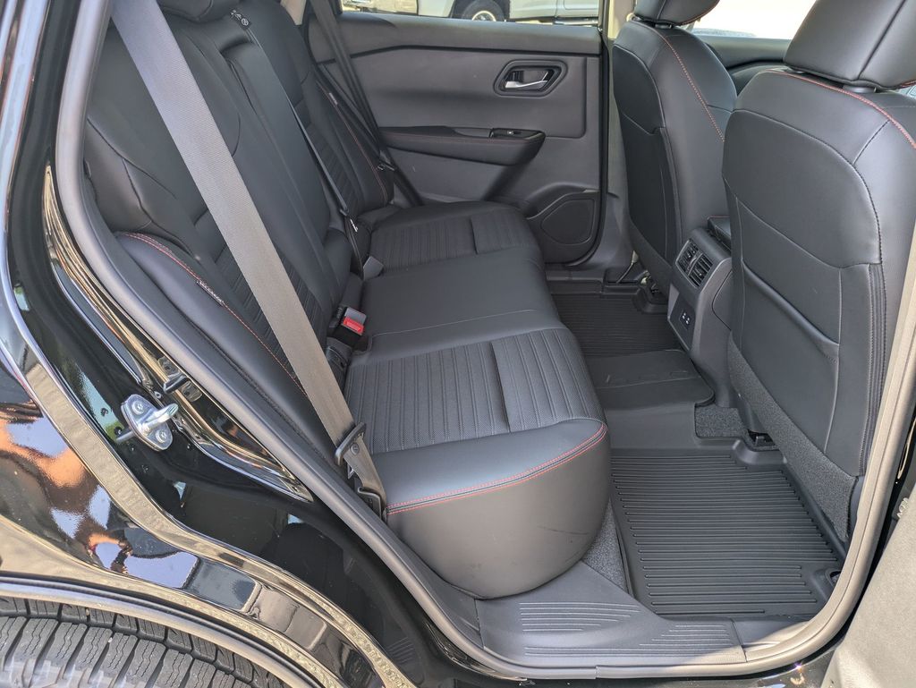 2026 Nissan Rogue SV photo 26