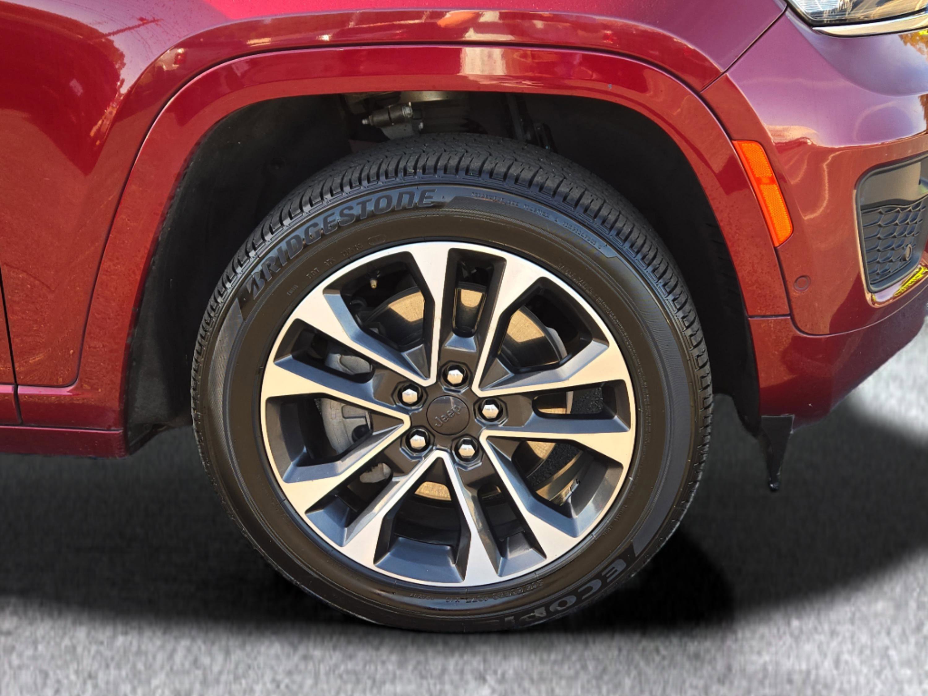 2021 Jeep Grand Cherokee Overland photo 4