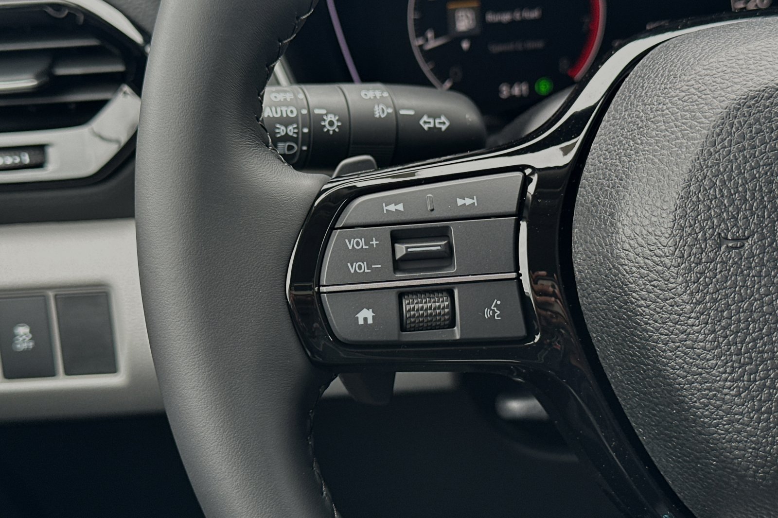 2025 Honda Pilot Touring photo 28