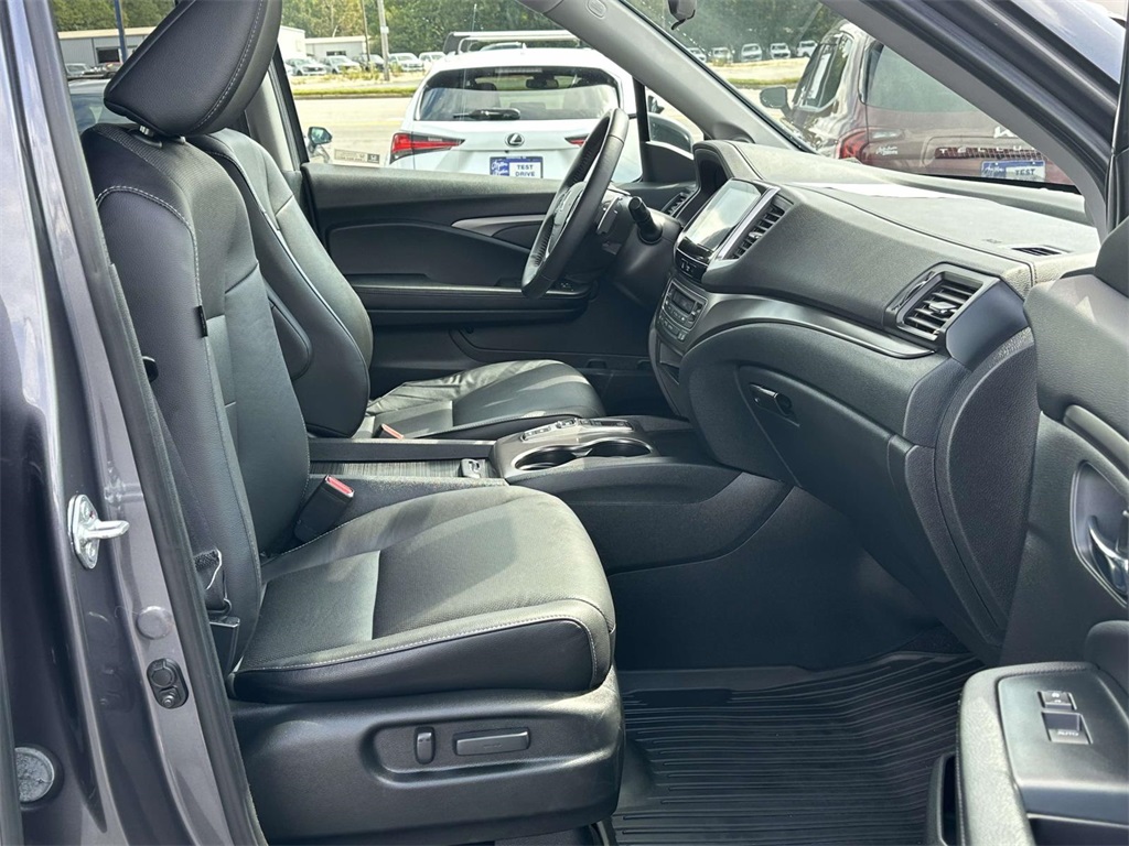 2020 Honda Ridgeline RTL photo 3