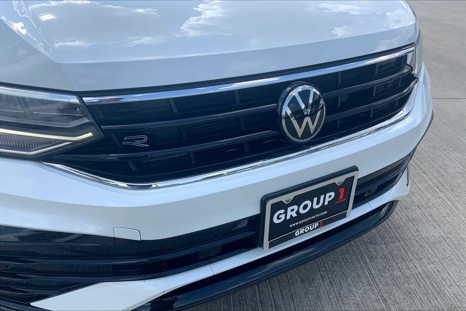 2024 Volkswagen Tiguan SE R-Line Black photo 28