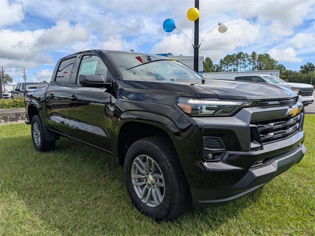 2026 Chevrolet Colorado LT photo 2