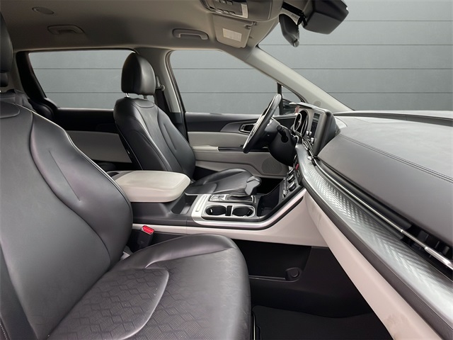 2024 Kia Carnival LX photo 30
