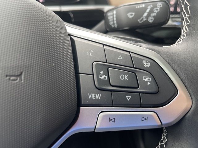 2025 Volkswagen Atlas SE Technology photo 23