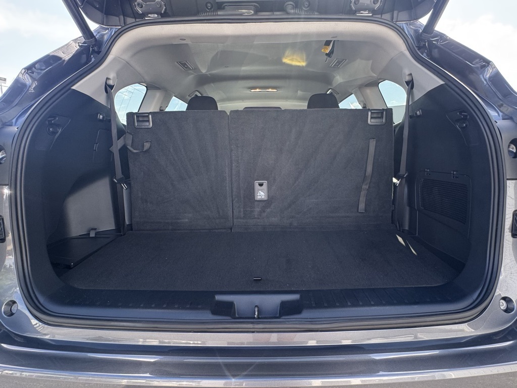 2023 Toyota Highlander L photo 27