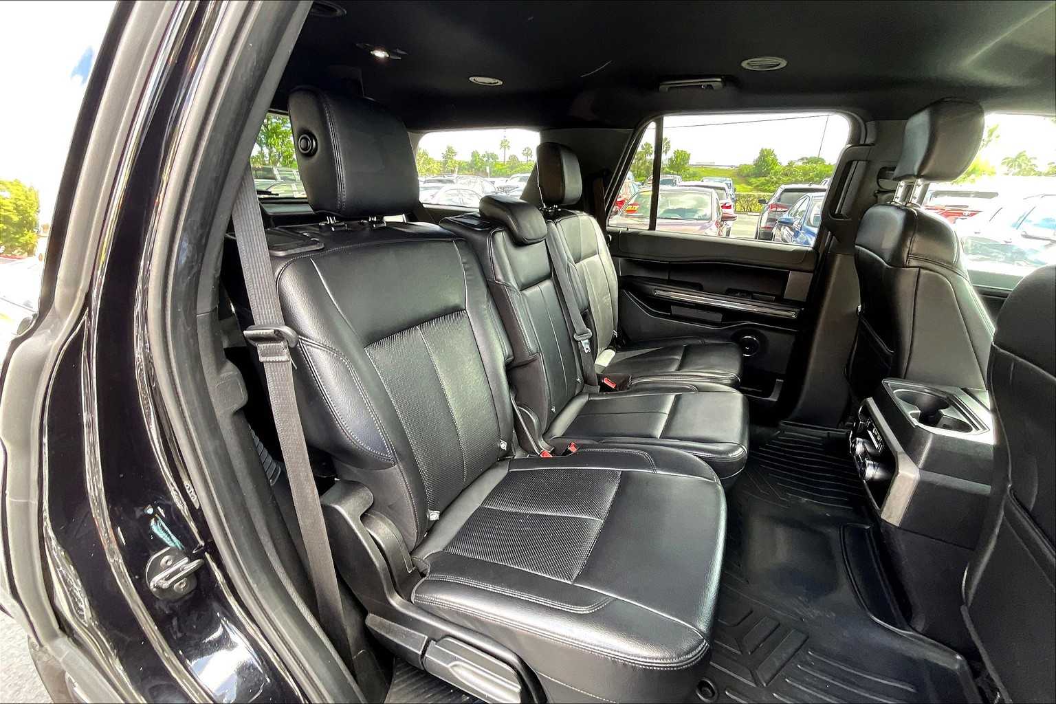 2019 Ford Expedition XLT photo 21