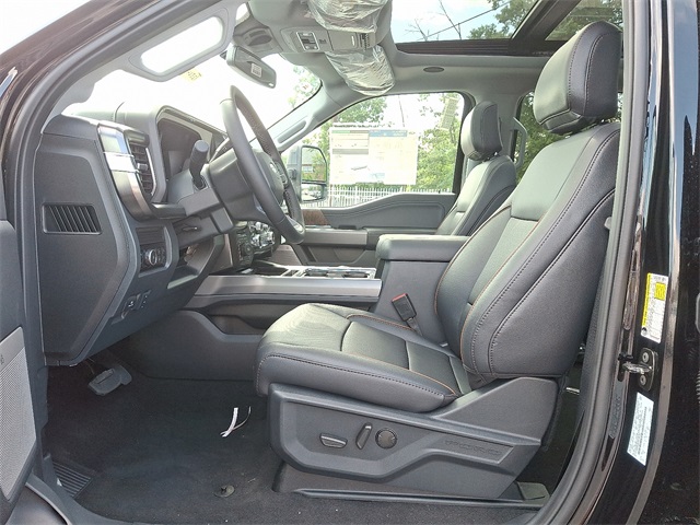2025 Ford F-350 Lariat photo 6