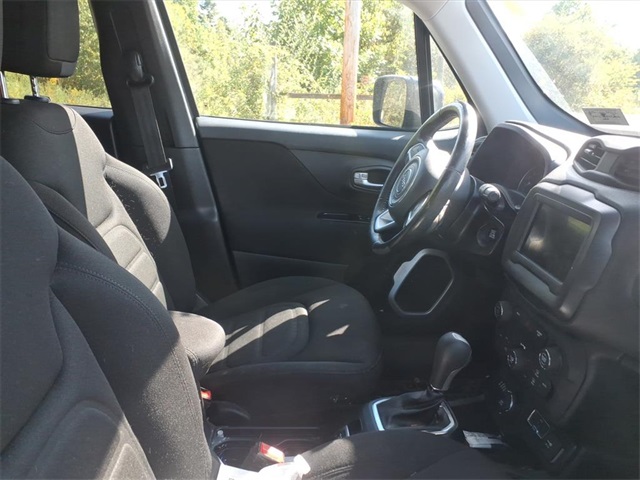 2019 Jeep Renegade Latitude photo 3
