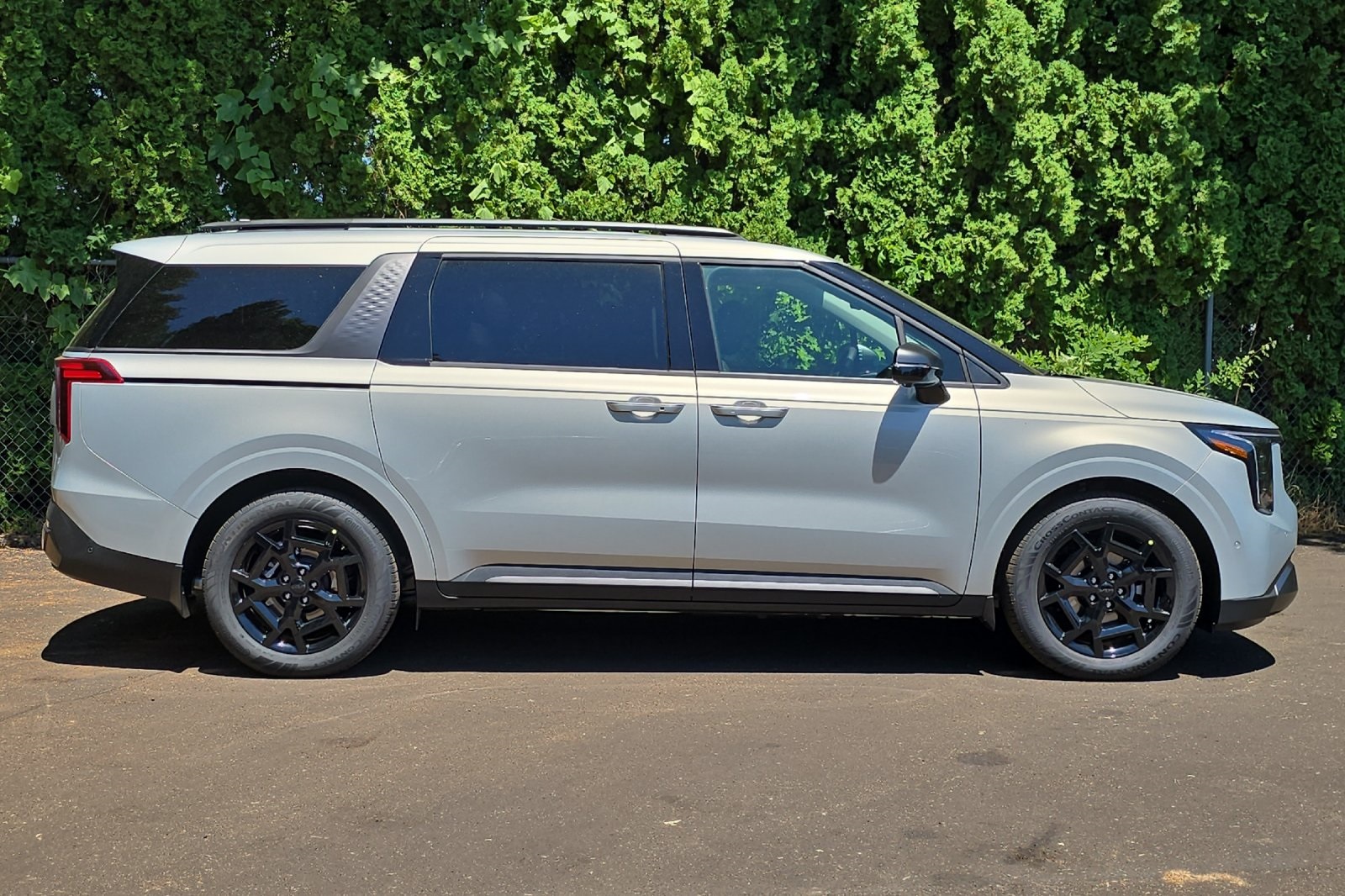 2026 Kia Carnival SX Prestige photo 2