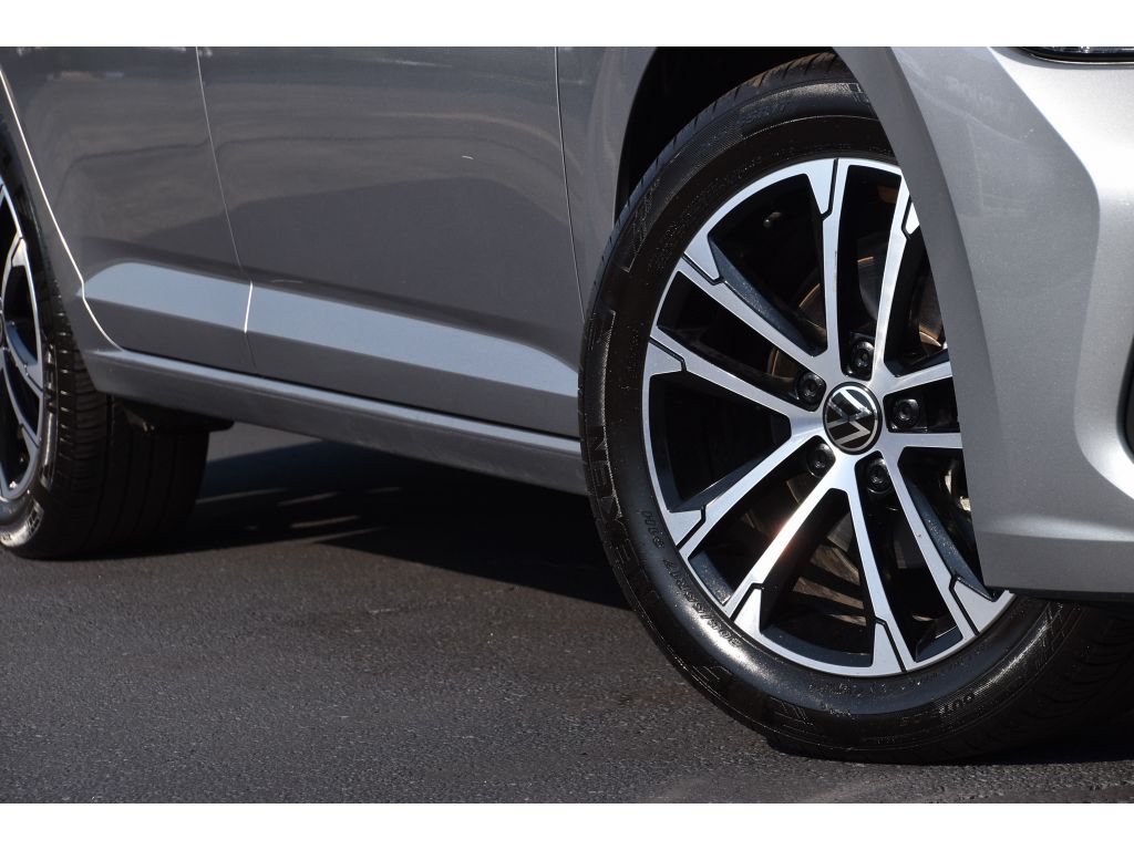 2024 Volkswagen Jetta Sport photo 8