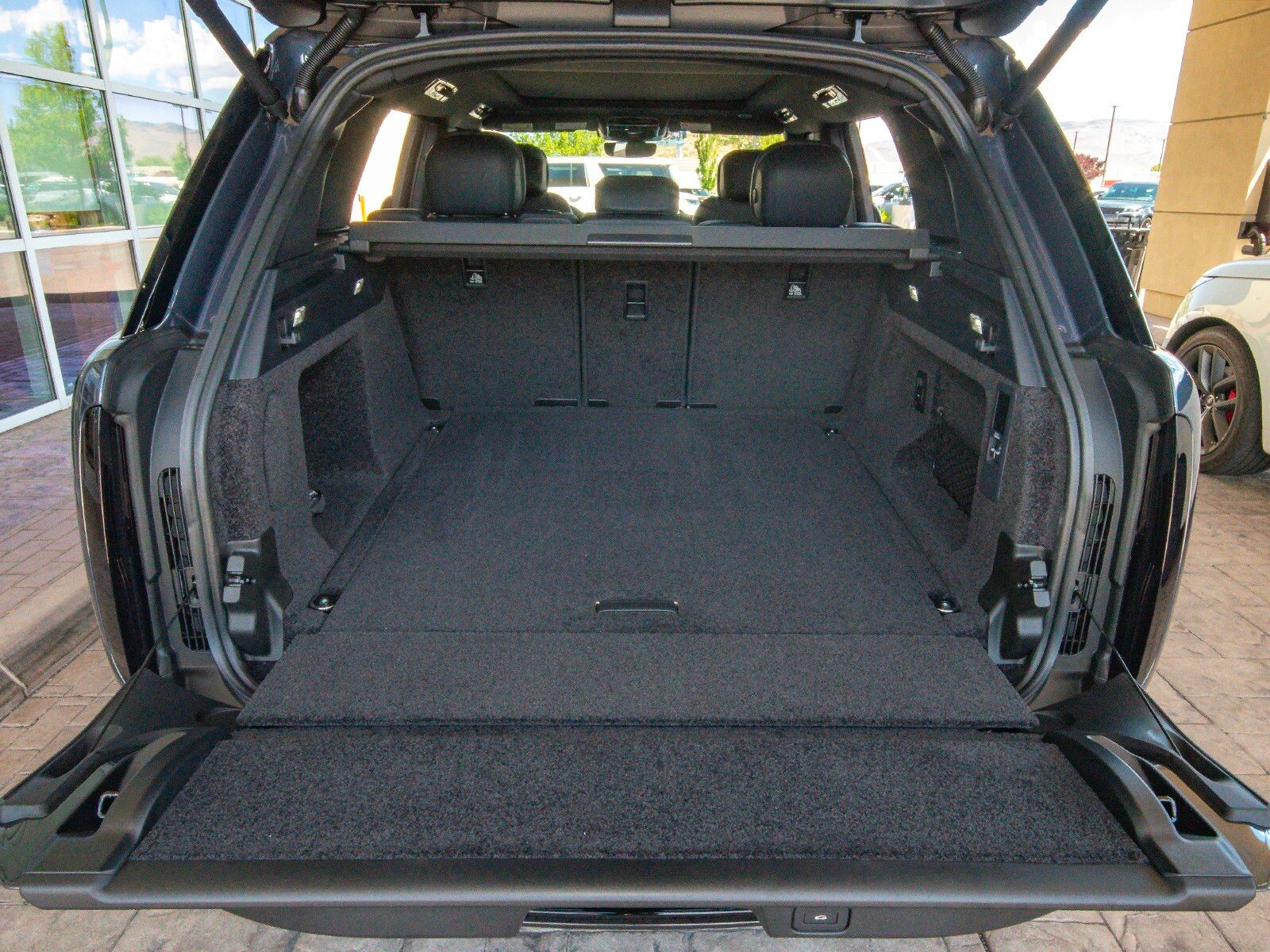 2025 Land Rover Range Rover SE photo 44