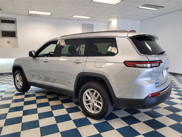 2023 Jeep Grand Cherokee Laredo photo 7
