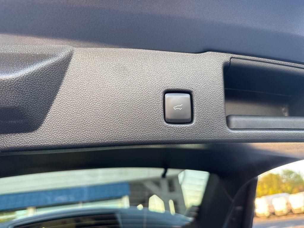 2025 Ford Escape Plug-In Hybrid photo 7