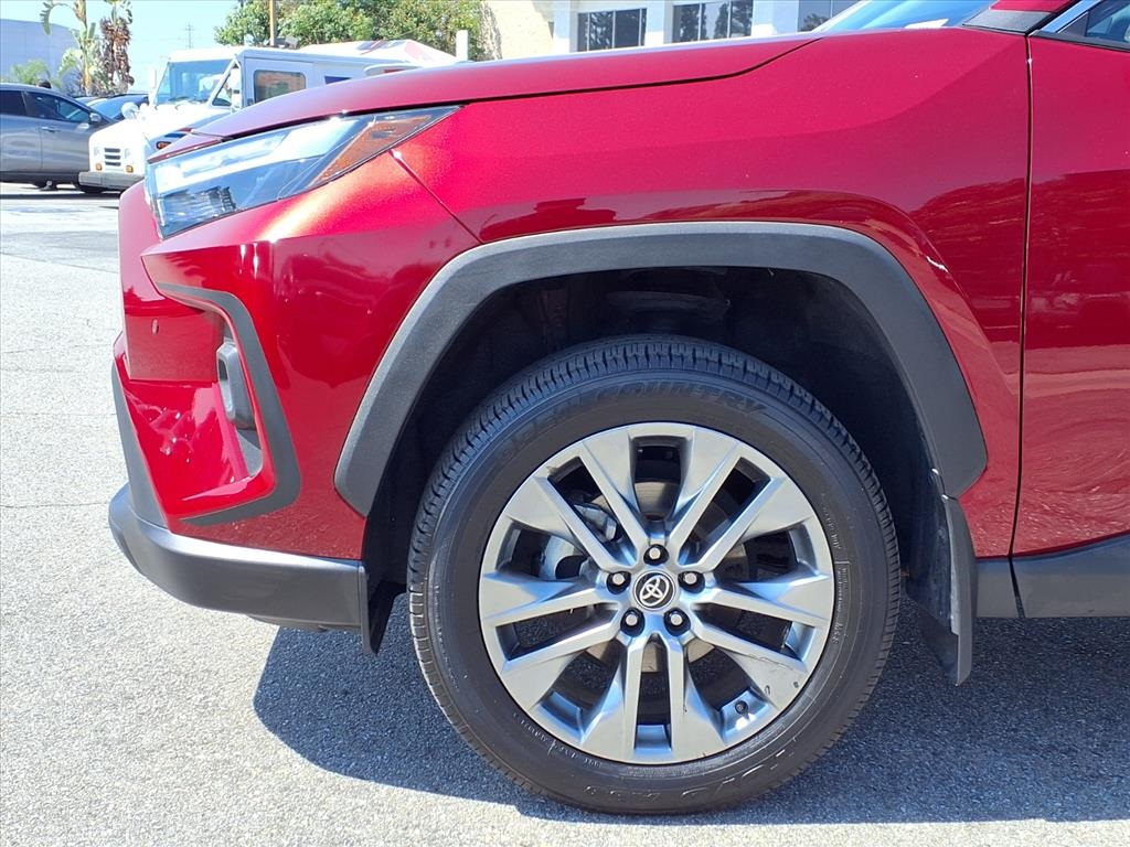 2024 Toyota RAV4 XLE Premium photo 12
