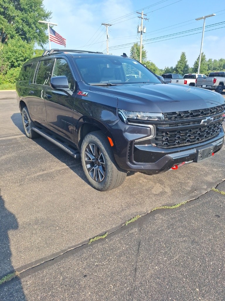 2024 Chevrolet Suburban Z71 photo 2