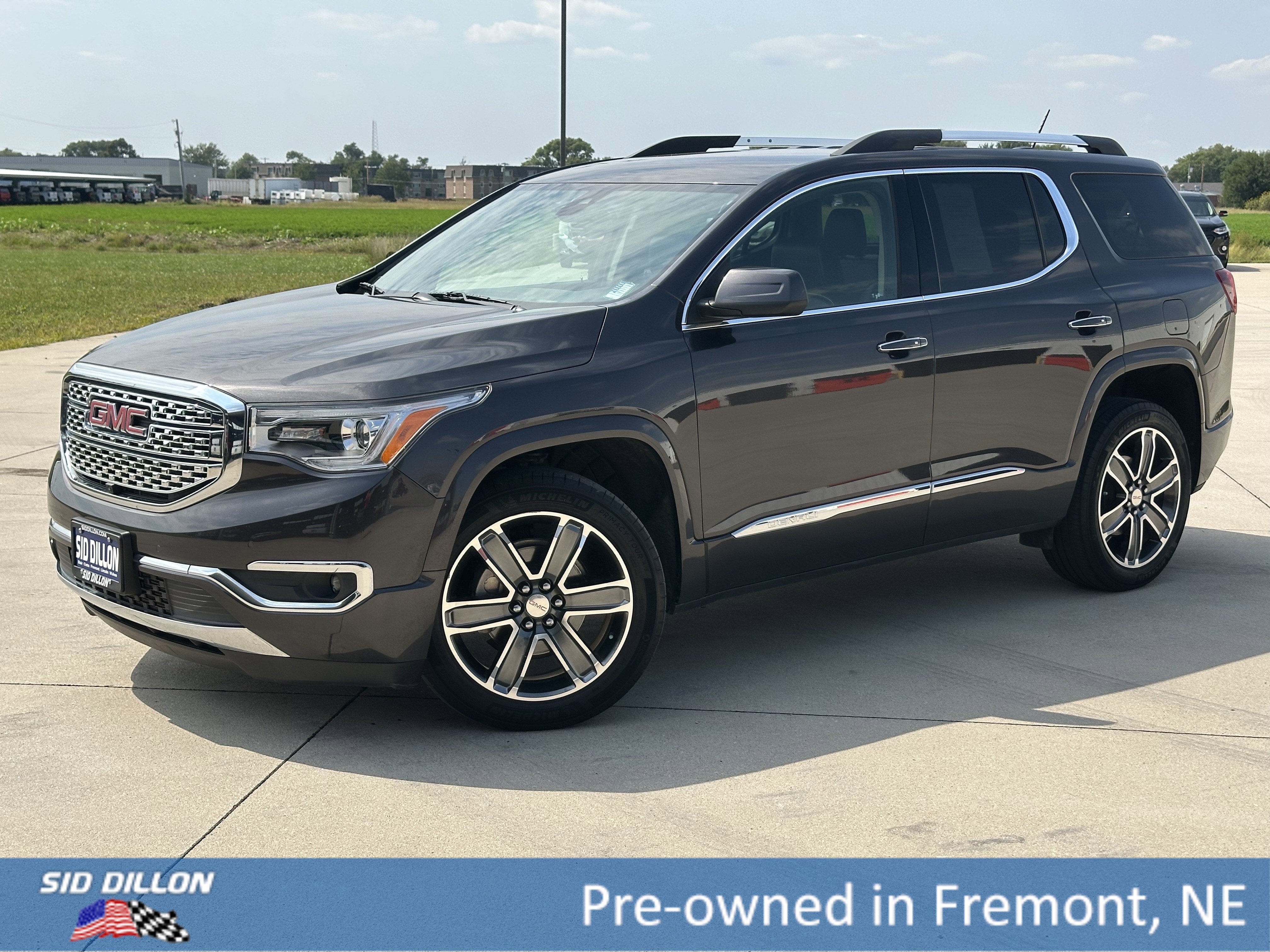 2017 GMC Acadia Denali's photo