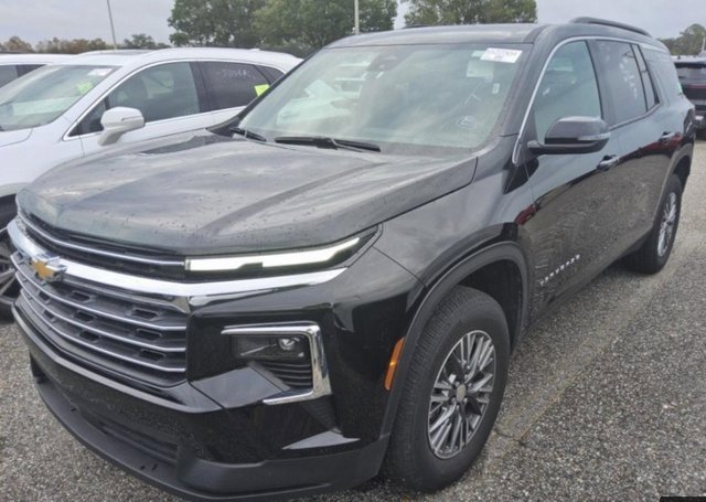 2025 Chevrolet Traverse LT's photo