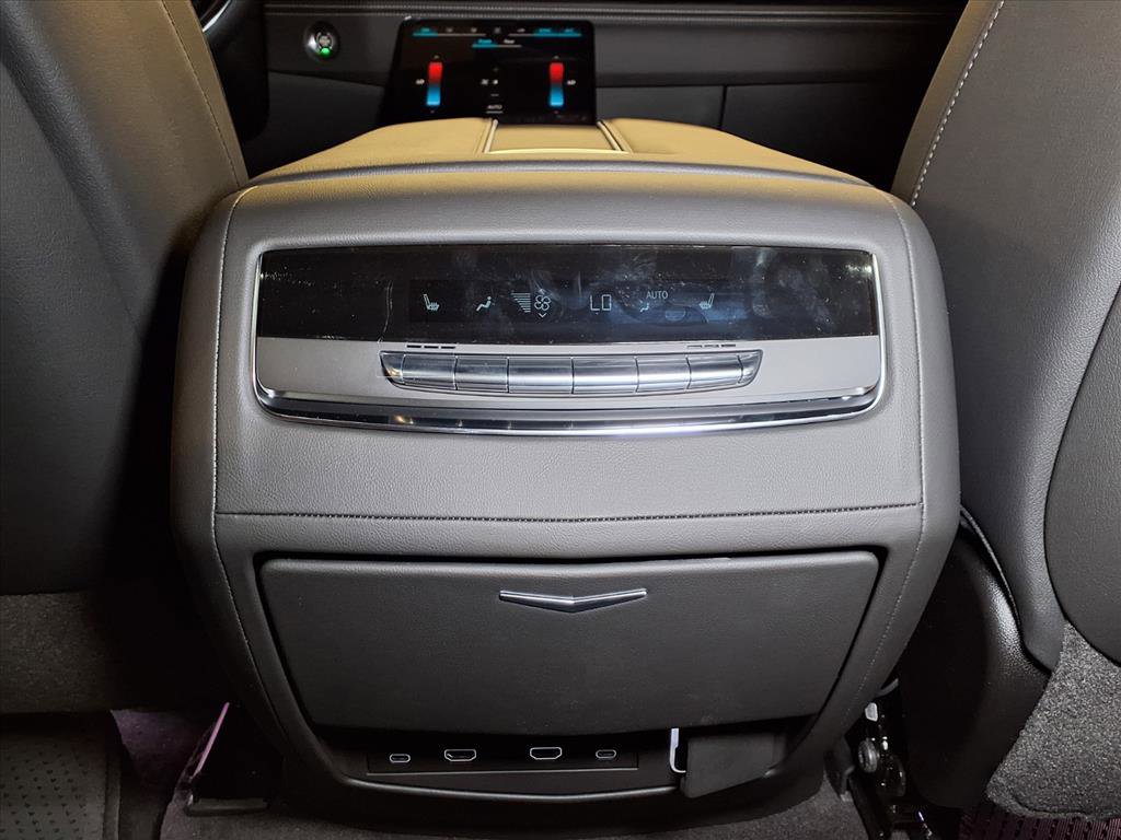 2026 Cadillac Escalade ESV Sport photo 8