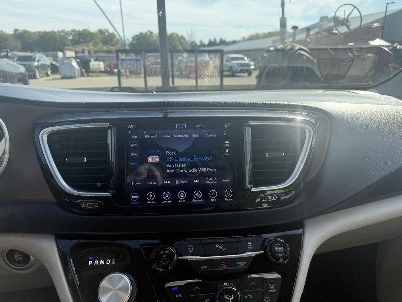 2018 Chrysler Pacifica Touring Plus photo 13