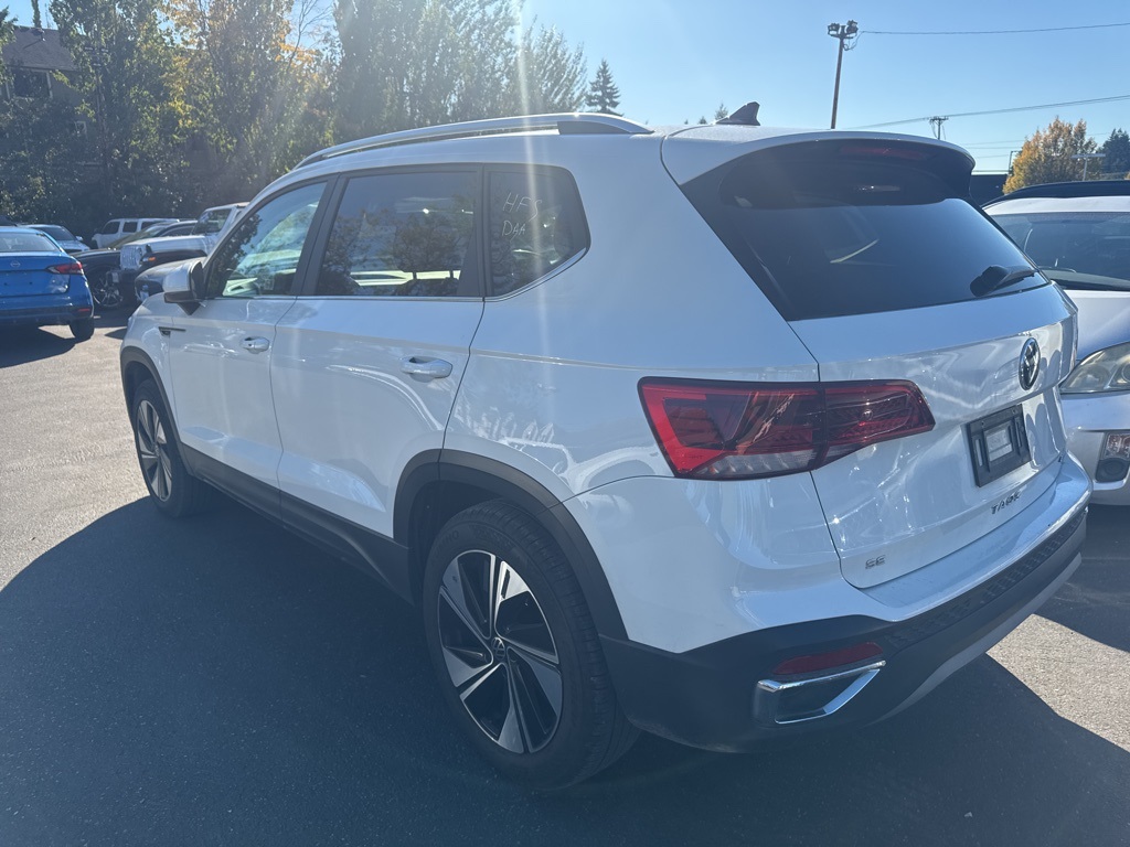 2024 Volkswagen Taos SE photo 2