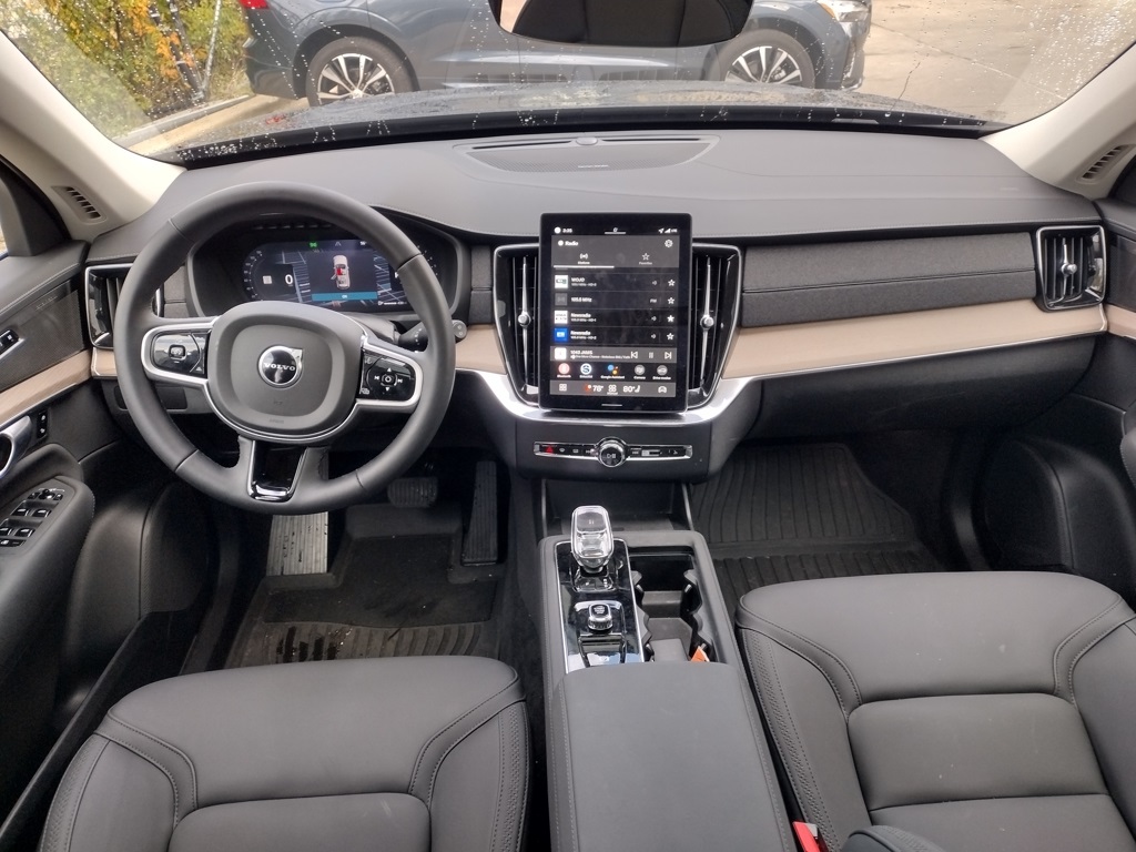 2026 VOLVO XC90 - Image 17